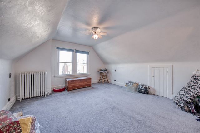 3931 Hoosac St, Greenfield, PA 15207