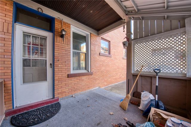 3931 Hoosac St, Greenfield, PA 15207