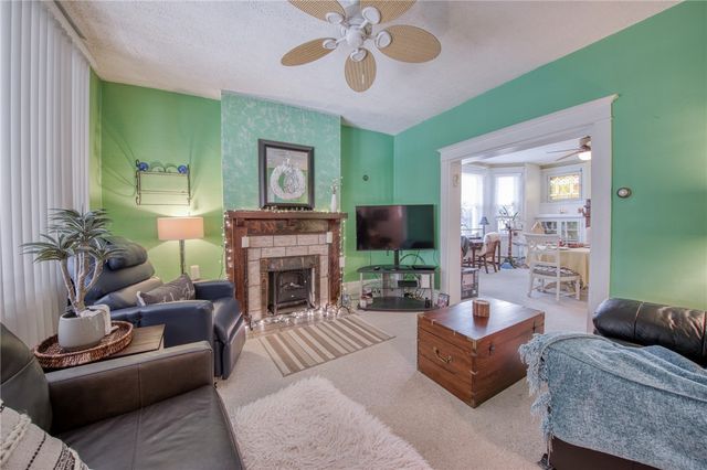 3931 Hoosac St, Greenfield, PA 15207