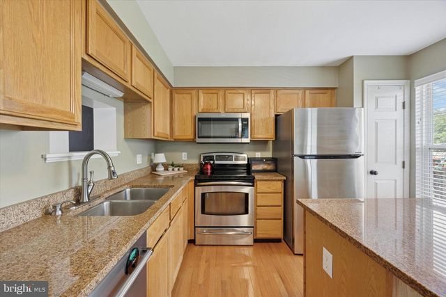 4 W CHRISTINA PL, Newark, DE 19702