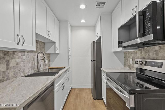 1246 Patricia Avenue 21, Simi Valley, CA 93065