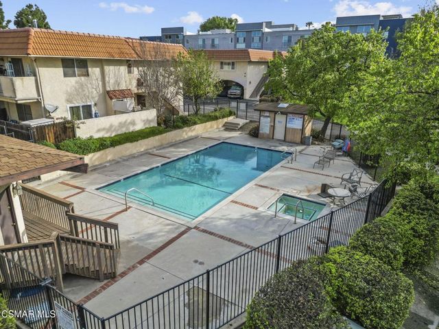 1246 Patricia Avenue 21, Simi Valley, CA 93065