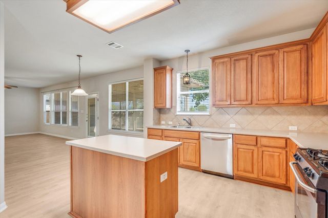 4029 Lake Edge WAY, Pflugerville, TX 78660