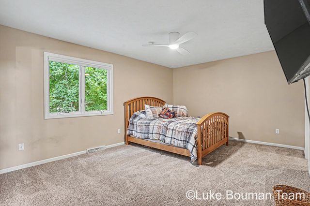 46 Counts Cove Court, Holland, MI 49424