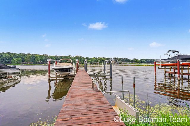 46 Counts Cove Court, Holland, MI 49424