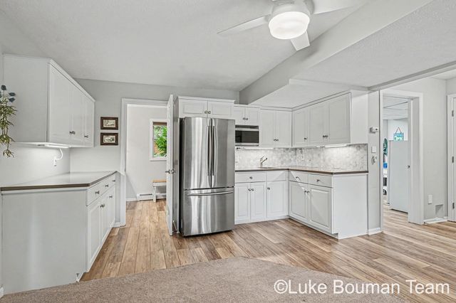 46 Counts Cove Court, Holland, MI 49424