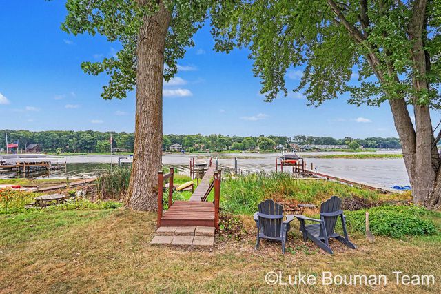 46 Counts Cove Court, Holland, MI 49424