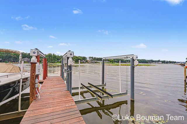 46 Counts Cove Court, Holland, MI 49424