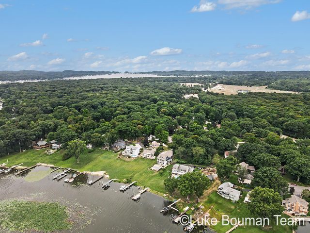 46 Counts Cove Court, Holland, MI 49424