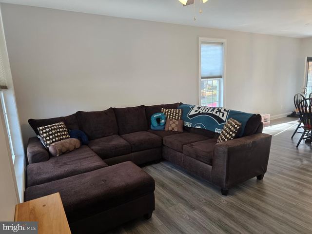 209 3RD ST, Crumpton, MD 21628