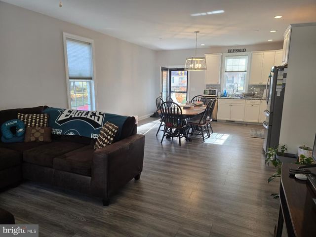 209 3RD ST, Crumpton, MD 21628