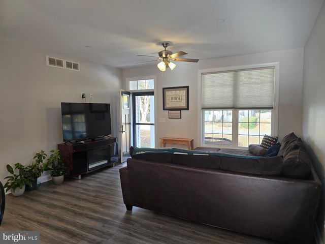 209 3RD ST, Crumpton, MD 21628