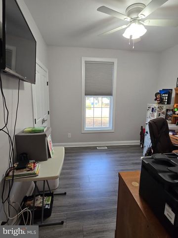 209 3RD ST, Crumpton, MD 21628