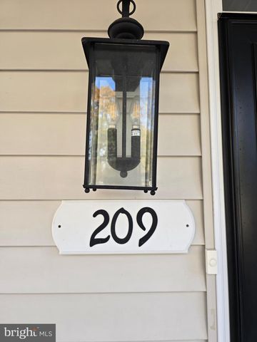 209 3RD ST, Crumpton, MD 21628