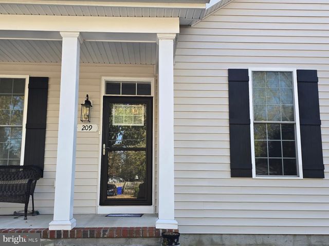 209 3RD ST, Crumpton, MD 21628