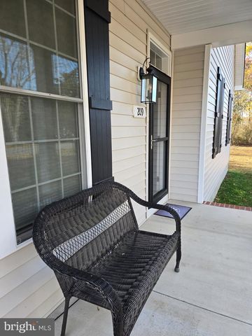 209 3RD ST, Crumpton, MD 21628