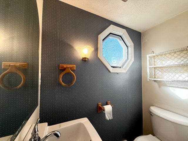 58 Lake St 58, Waltham, MA 02451