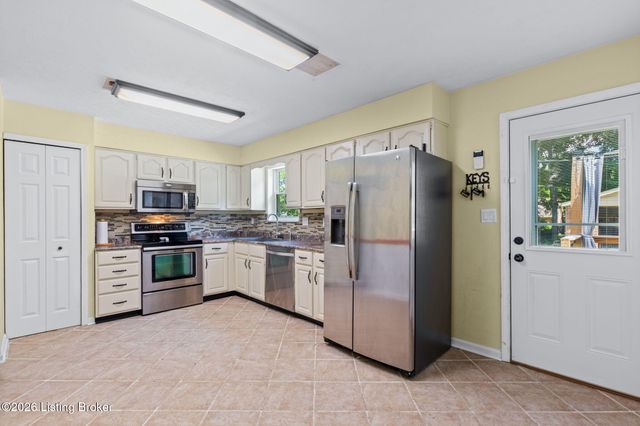 8801 Mc Kenna Way, Louisville, KY 40291
