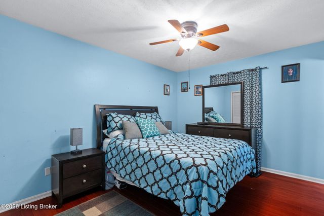 8801 Mc Kenna Way, Louisville, KY 40291