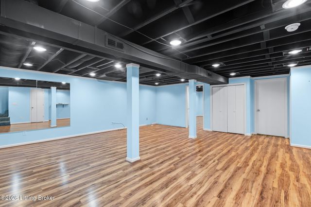 8801 Mc Kenna Way, Louisville, KY 40291