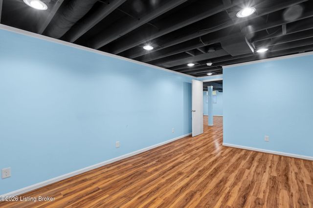8801 Mc Kenna Way, Louisville, KY 40291