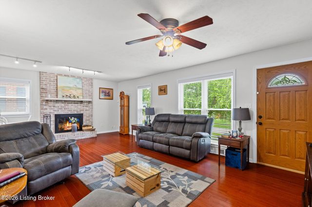 8801 Mc Kenna Way, Louisville, KY 40291