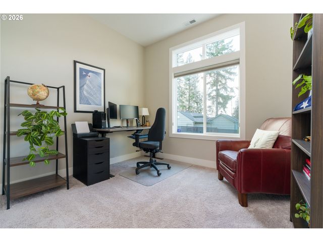 8972 Sw LINTNER Ter, Portland, OR 97223