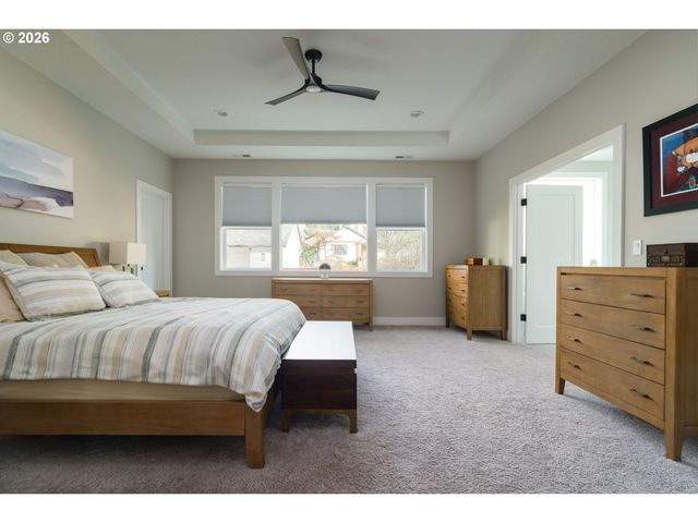 8972 Sw LINTNER Ter, Portland, OR 97223