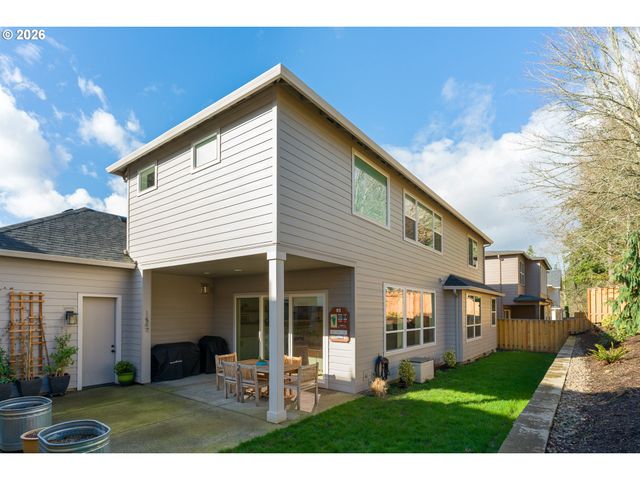 8972 Sw LINTNER Ter, Portland, OR 97223