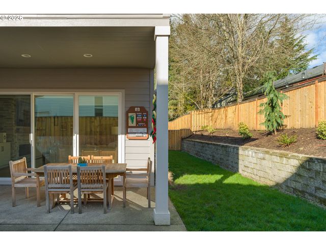 8972 Sw LINTNER Ter, Portland, OR 97223