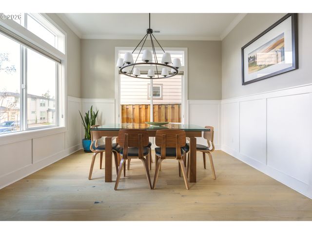 8972 Sw LINTNER Ter, Portland, OR 97223