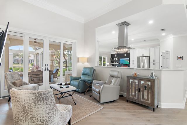 463 Captains Circle, Destin, FL 32541