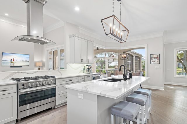 463 Captains Circle, Destin, FL 32541