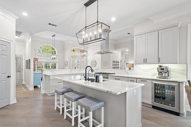 463 Captains Circle, Destin, FL 32541