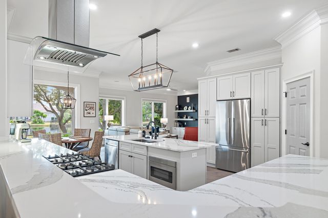 463 Captains Circle, Destin, FL 32541