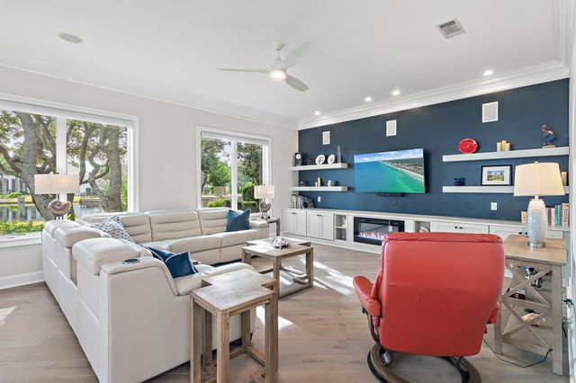 463 Captains Circle, Destin, FL 32541