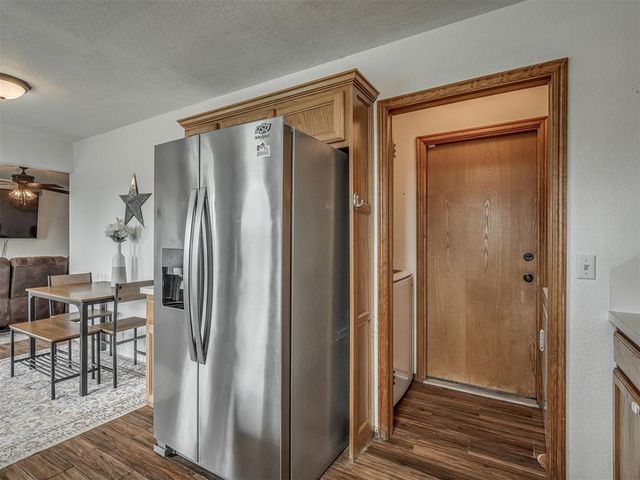 1928 Parkside Drive, Moore, OK 73160