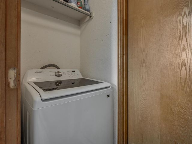1928 Parkside Drive, Moore, OK 73160