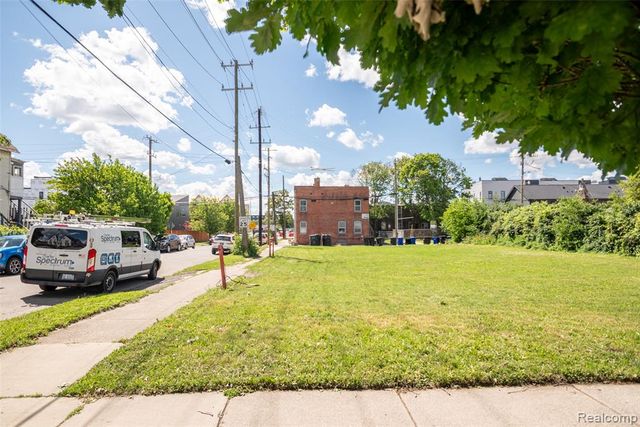 1601 Leverette Street, Detroit, MI 48216