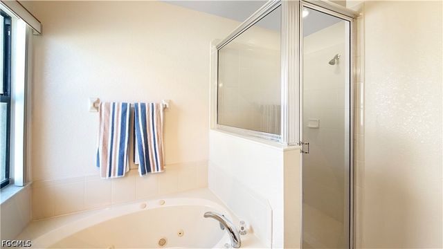 205 SW 42nd ST, Cape Coral, FL 33914