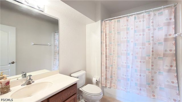 205 SW 42nd ST, Cape Coral, FL 33914