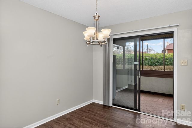 7302 Winery Lane, Charlotte, NC 28227