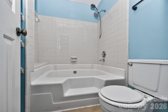 7302 Winery Lane, Charlotte, NC 28227