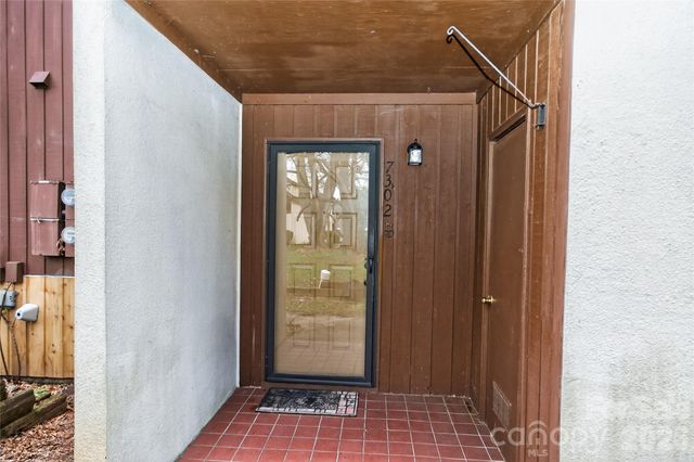 7302 Winery Lane, Charlotte, NC 28227