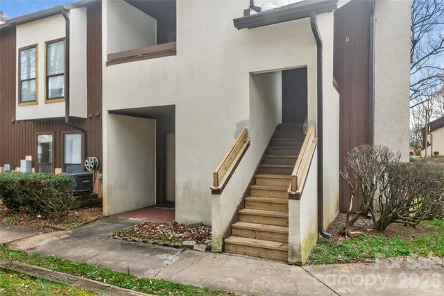 7302 Winery Lane, Charlotte, NC 28227