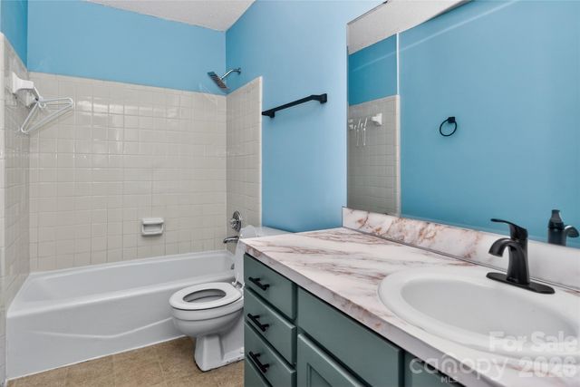 7302 Winery Lane, Charlotte, NC 28227