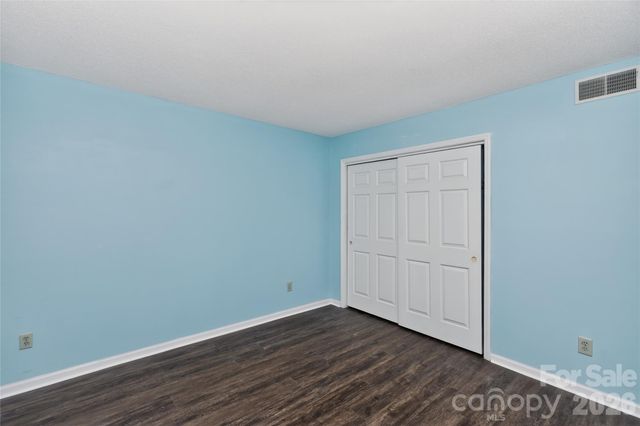 7302 Winery Lane, Charlotte, NC 28227