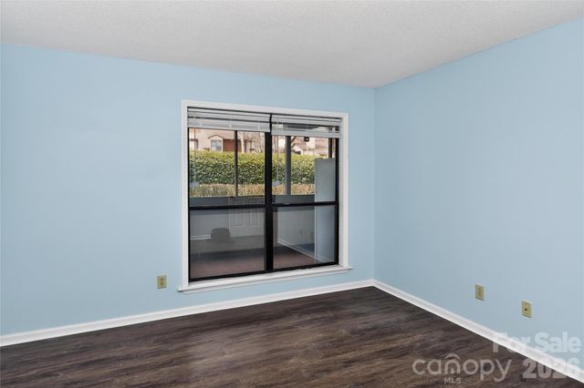 7302 Winery Lane, Charlotte, NC 28227