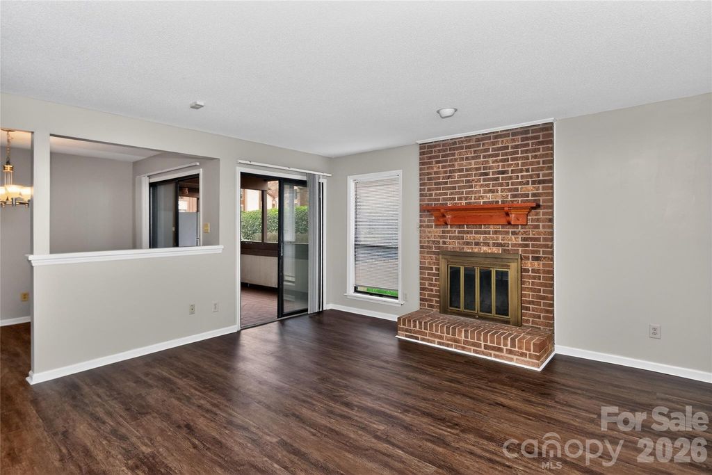 7302 Winery Lane, Charlotte, NC 28227