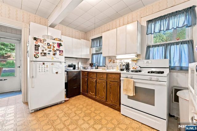 60 Martin Road, Verona, NJ 07044